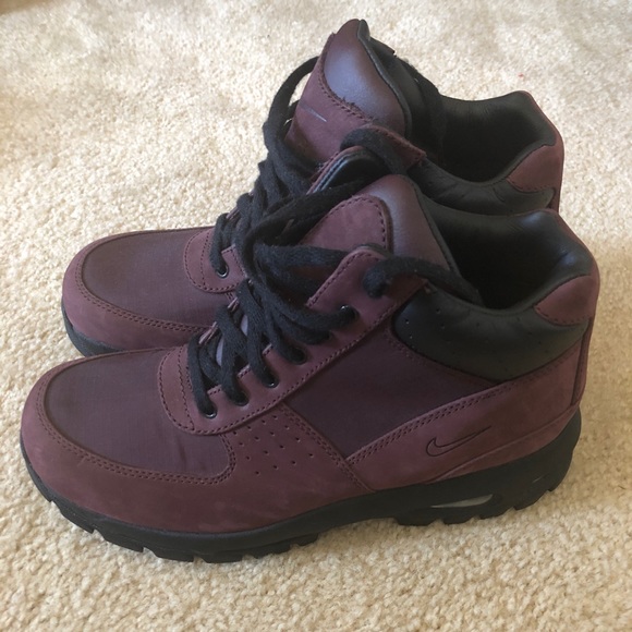 burgundy nike boots